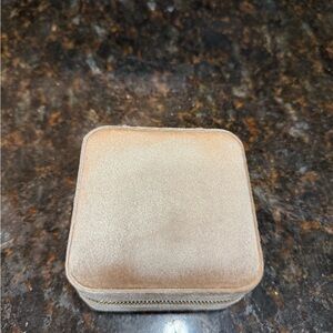 Velvet travel jewelry case